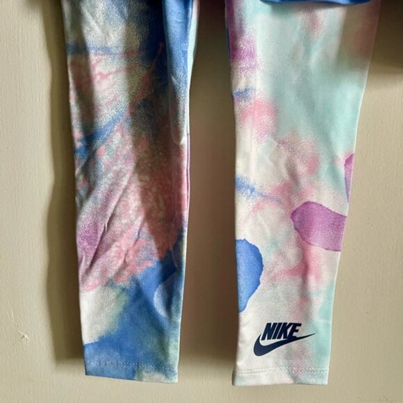 Nike Girls’ 2-Piece Dri-FIT Set - Picture 4 of 10